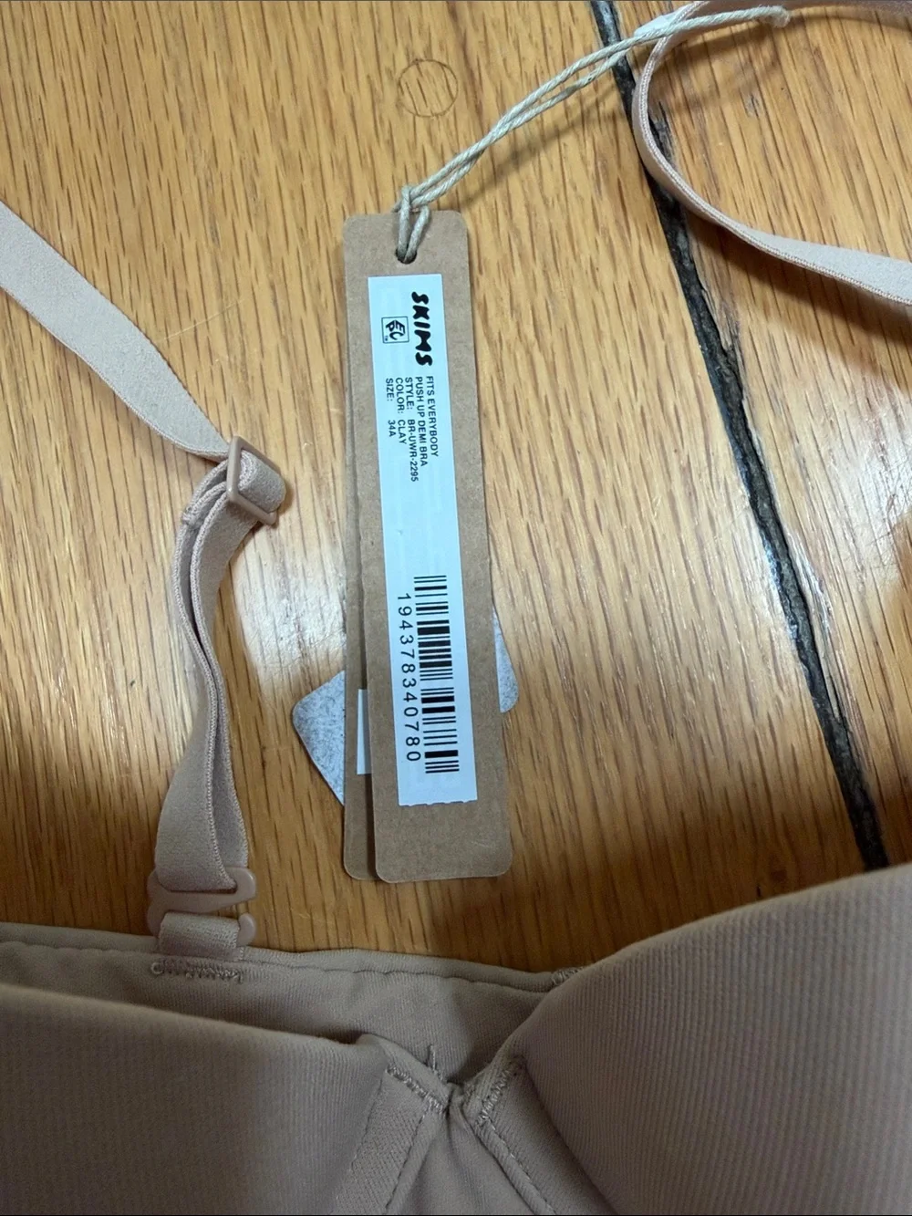 SKIMS Fits Everybody Push-up Demi Bra 34A - Picture 7 of 8
